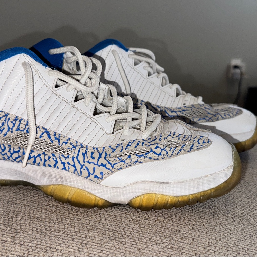 Jordan Retro 11 Athletic Low IE Shoes Argon Blue